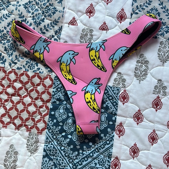 Hoaka Swimwear Bikini - Picture 3 of 4